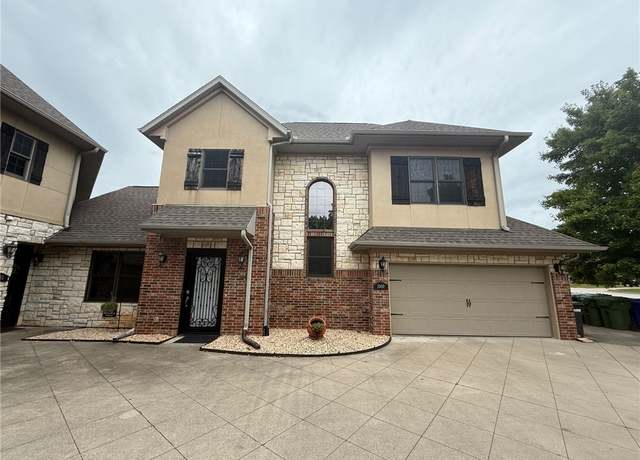 Property at 2600 S Everest Ave, Rogers, AR 72758, 2 beds, 2.5 baths