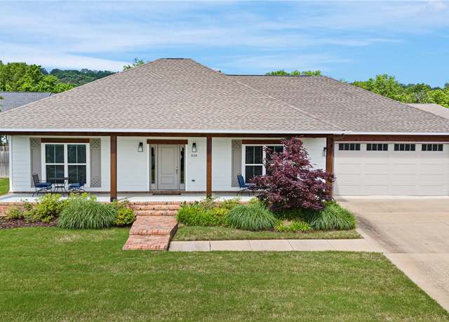 Property at 808 Lindsey Ln, Russellville, AR 72801, 4 beds, 3 baths