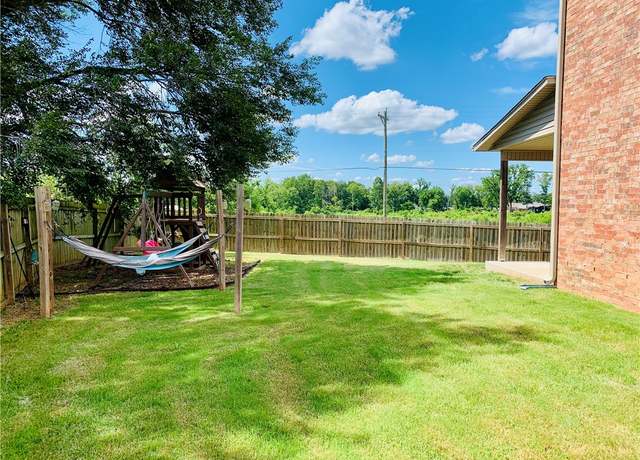 Property at 4208 SW Fieldstone Blvd, Bentonville, AR 72712, 4 beds, 2.5 baths