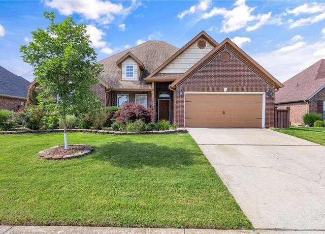 Property at 204 W Brandon Blvd, Rogers, AR 72756, 4 beds, 2 baths