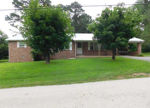 Property at 103 S Mountain St, Jasper, AR 72641, 4 beds, 2.5 baths