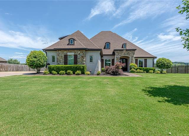 Property at 2141 Riverwater Ln, Fayetteville, AR 72703, 4 beds, 2.5 baths