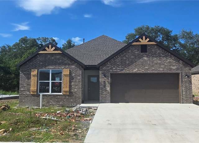 Property at 401 Hondo St, Siloam Springs, AR 72761, 3 beds, 2 baths