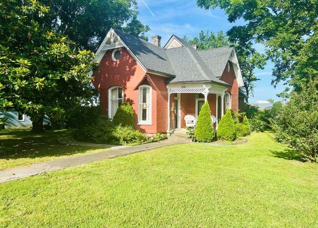 Property at 1016 S 4th St, Rogers, AR 72756, 2 beds, 1.5 baths