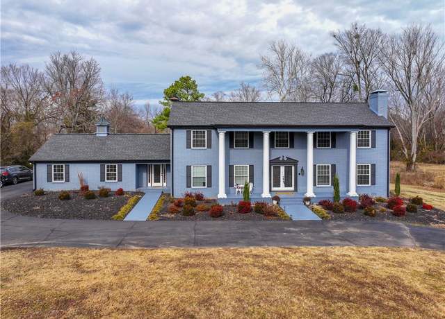 Property at 3970 E Mission Blvd, Fayetteville, AR 72703, 4 beds, 4 baths