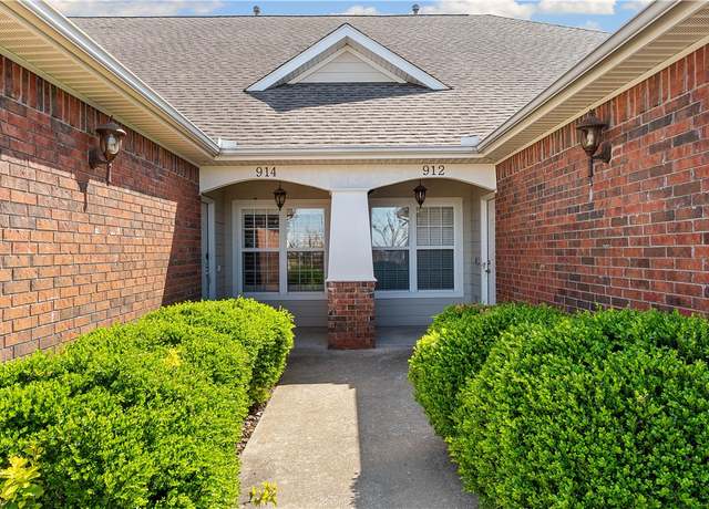 Property at 914 S Dixson St, Rogers, AR 72758, 3 beds, 2 baths