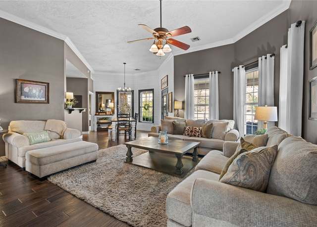 Property at 330 Red Maple Ave, Siloam Springs, AR 72761, 4 beds, 2 baths