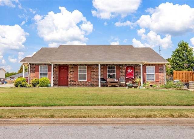 Property at 3300 SW Victoria Pl, Bentonville, AR 72712, 4 beds, 2 baths