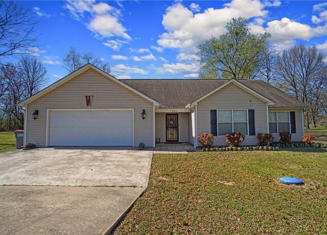 Property at 1001 Terrah Ln, Ozark, AR 72949, 3 beds, 2 baths