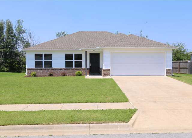 Property at 407 W Pittsfield St, Siloam Springs, AR 72761, 3 beds, 2 baths