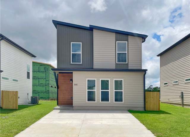 Property at 841 Massachusetts Ave, Bentonville, AR 72713, 3 beds, 2 baths