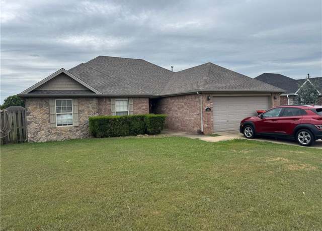 Property at 1483 Leesburg Ave, Springdale, AR 72764, 3 beds, 2 baths