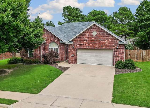 Property at 1409 S Breckenridge Loop, Rogers, AR 72756, 3 beds, 2 baths