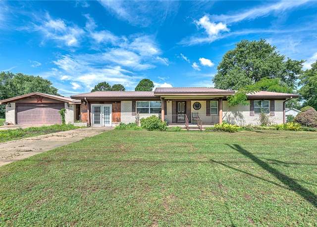 Property at 801 SW 2nd Ave, Gravette, AR 72736, 3 beds, 2 baths