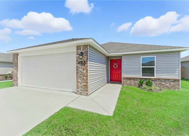 Property at 3513 N Scarlet Ln, Siloam Springs, AR 72761, 3 beds, 2 baths