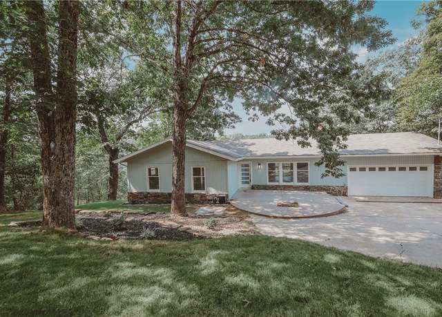 Property at 22 Pembroke Ln, Bella Vista, AR 72715, 3 beds, 3 baths