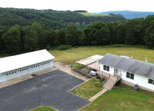 Property at 8147 Ar 74 W, Jasper, AR 72641, 1 bed, 1.5 baths