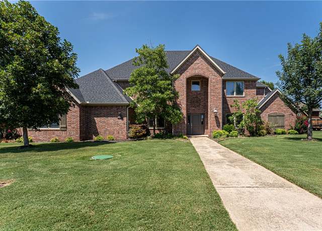 Property at 1222 Edinburgh Loop, Elm Springs, AR 72762, 5 beds, 3.5 baths