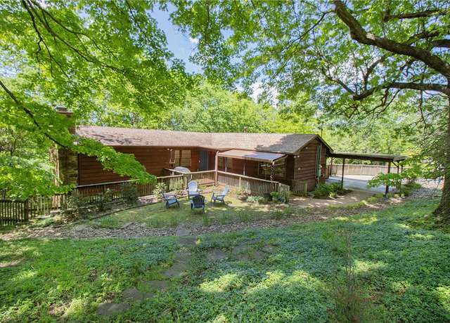 Property at 629 N Gray Ave, Fayetteville, AR 72701, 4 beds, 2.5 baths