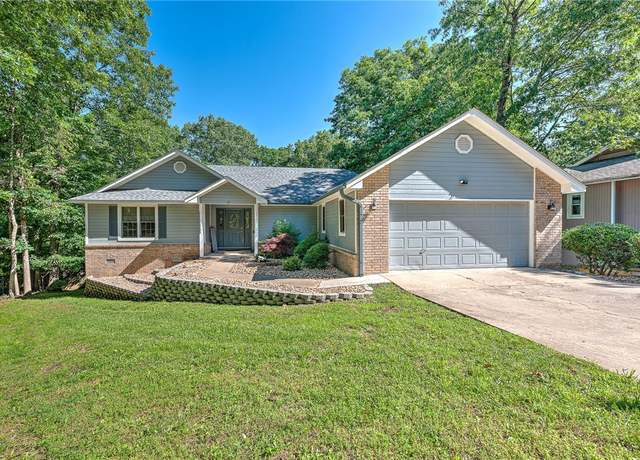Property at 11 Redwick Cir, Bella Vista, AR 72714, 3 beds, 2 baths