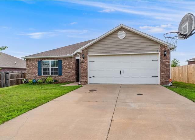 Property at 6202 SW Warrington Rd, Bentonville, AR 72713, 3 beds, 2 baths