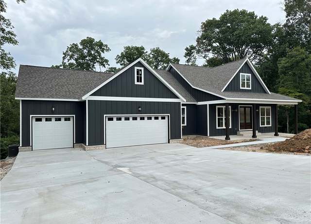 Property at 542 Oneida Cir, Pea Ridge, AR 72751, 4 beds, 3.5 baths