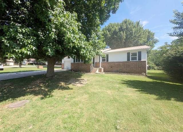 Property at 914 Quail Ave, Harrison, AR 72601, 3 beds, 2 baths