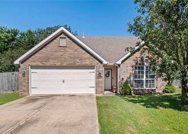 Property at 2260 Bunker Ln, Farmington, AR 72730, 3 beds, 2 baths