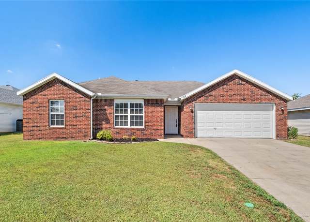 Property at 906 SW Summit Chase Rd, Bentonville, AR 72712, 4 beds, 2 baths