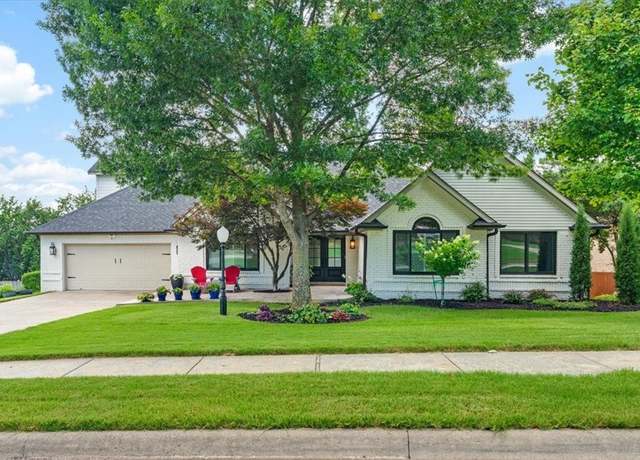 Property at 2911 N Charleston Xing, Fayetteville, AR 72703, 4 beds, 4 baths