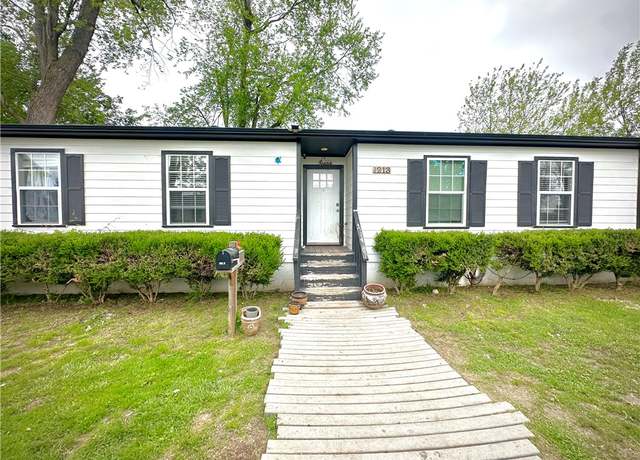 Property at 1213 Crutcher St, Springdale, AR 72764, 3 beds, 2 baths