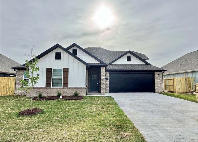 Property at 426 S Benchmark Ln, Fayetteville, AR 72704, 4 beds, 2 baths