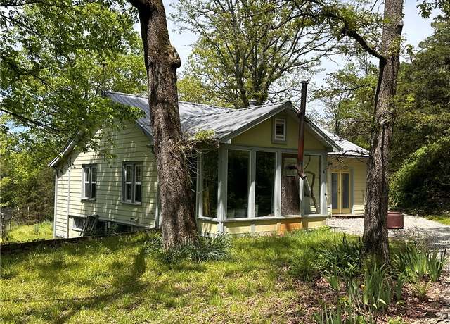 Property at 1117 County Road 301, Eureka Springs, AR 72632, 2 beds, 1 bath