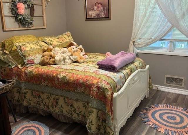 Property at 1605 Brentwood Dr, Harrison, AR 72601, 3 beds, 2 baths