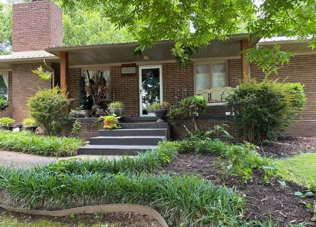 Property at 1605 Brentwood Dr, Harrison, AR 72601, 3 beds, 2 baths