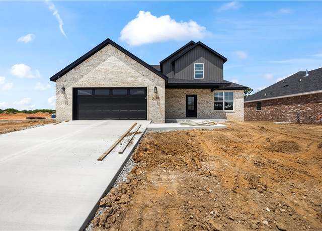 Property at 4750 Cowboy St, Springdale, AR 72762, 5 beds, 2.5 baths