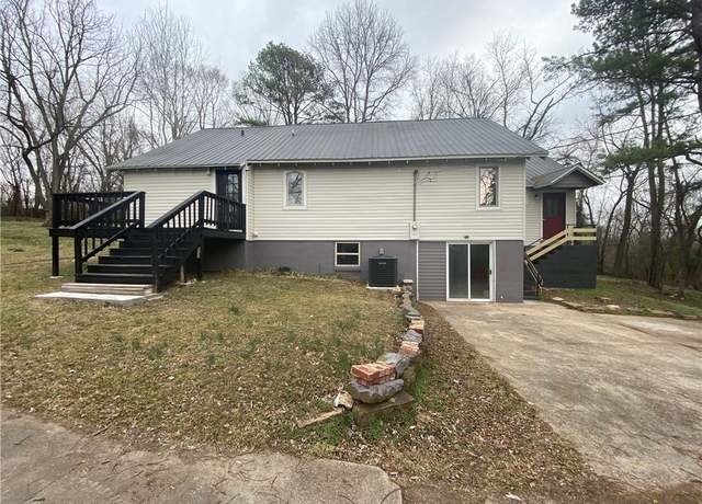 Property at 1109 W Prospect Ave, Harrison, AR 72601, 4 beds, 2.5 baths