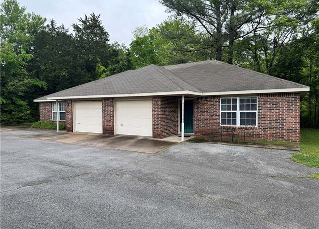 Property at 523 S Dockery Ln, Fayetteville, AR 72701, 2 beds, 2 baths
