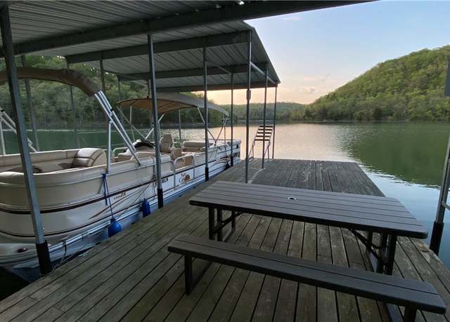 Property at 20462 Tacker Rd, Garfield, AR 72732, 4 beds, 3.5 baths