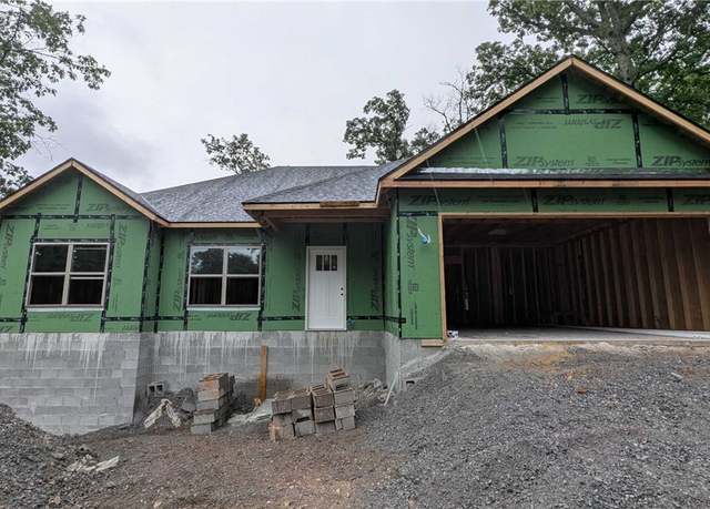 Property at 8 Wreay Ln, Bella Vista, AR 72714, 4 beds, 2 baths