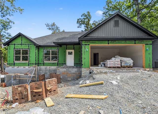 Property at 8 Wreay Ln, Bella Vista, AR 72714, 4 beds, 2 baths