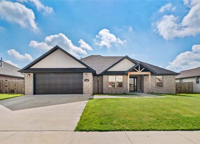 Property at 208 Pin Oak St, Gentry, AR 72734, 4 beds, 2 baths