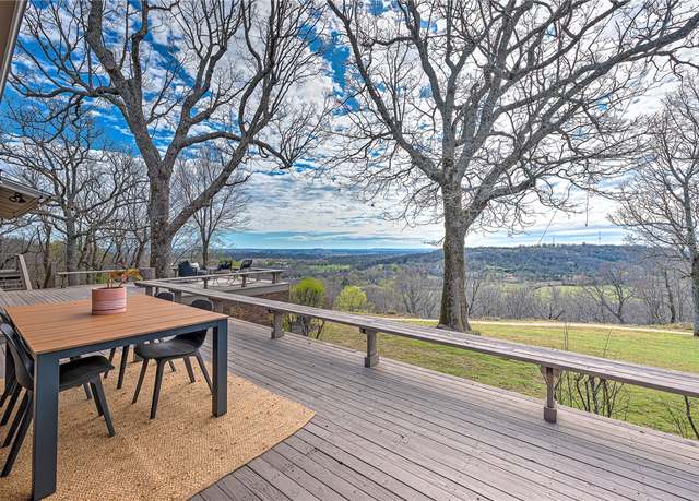 Property at 109 Woodcliff Cir, Springdale, AR 72764, 5 beds, 5.5 baths