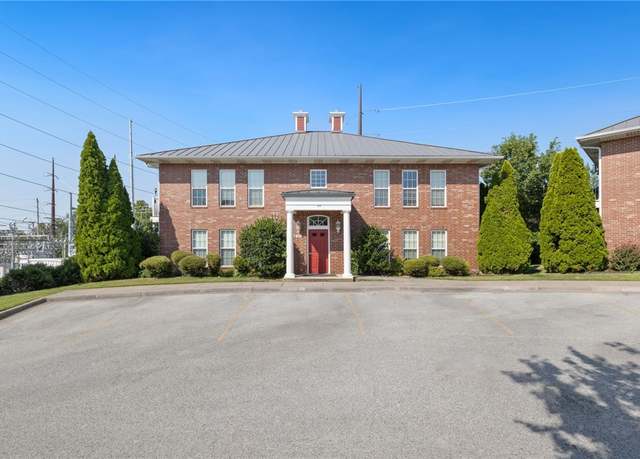 Property at 413 Columbia Pl, Lowell, AR 72745, 3 beds, 2 baths