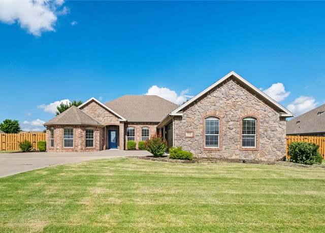 Property at 2506 SW Glenn Ridge Rd, Bentonville, AR 72713, 3 beds, 2.5 baths