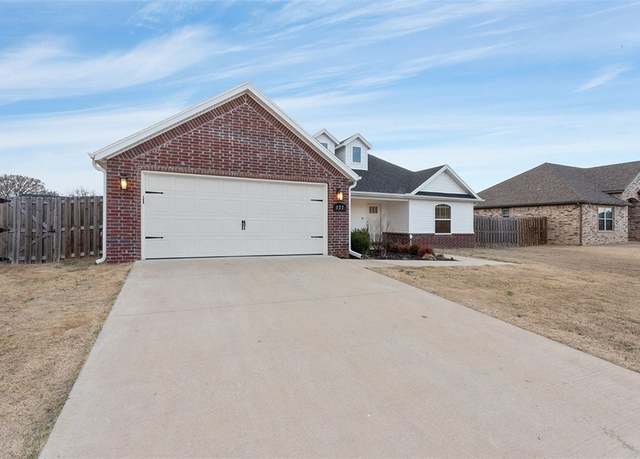 Property at 357 Otoe St, Farmington, AR 72730, 3 beds, 2 baths