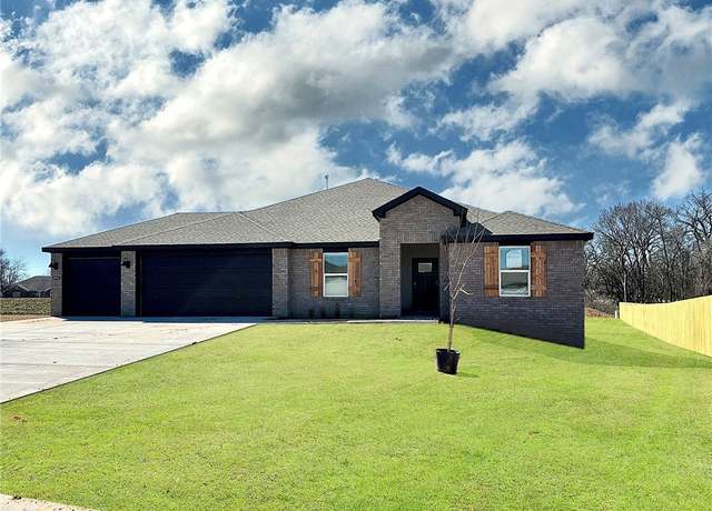 Property at 1042 Vista Ave, Prairie Grove, AR 72753, 4 beds, 2 baths