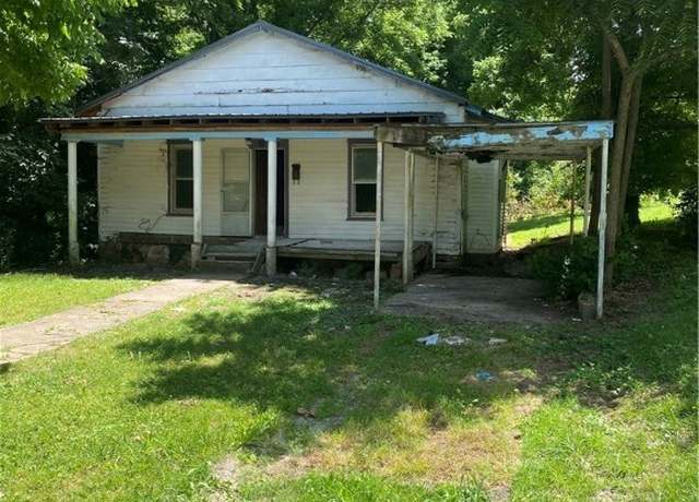 Property at 628 South Ave, Harrison, AR 72601, 3 beds, 1.5 baths