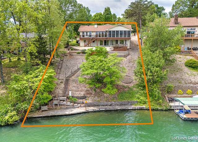 Property at 9 Marykirk Ln, Bella Vista, AR 72715, 4 beds, 3 baths