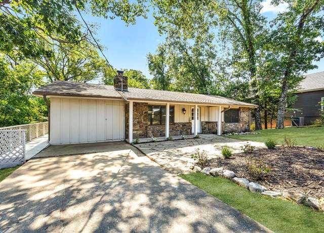 Property at 76 Overton Dr, Bella Vista, AR 72714, 3 beds, 2 baths